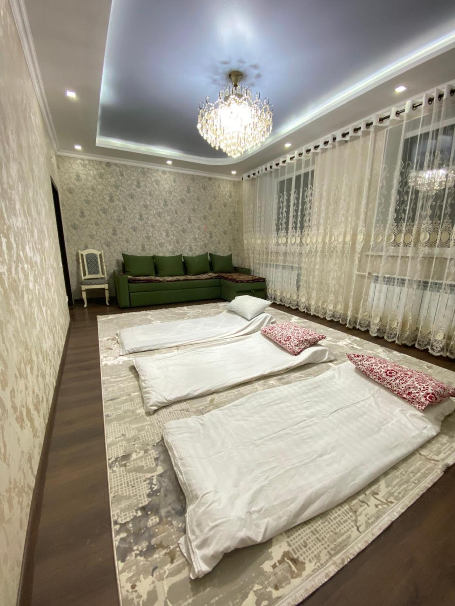 Guest House Glover Karakol Exterior foto