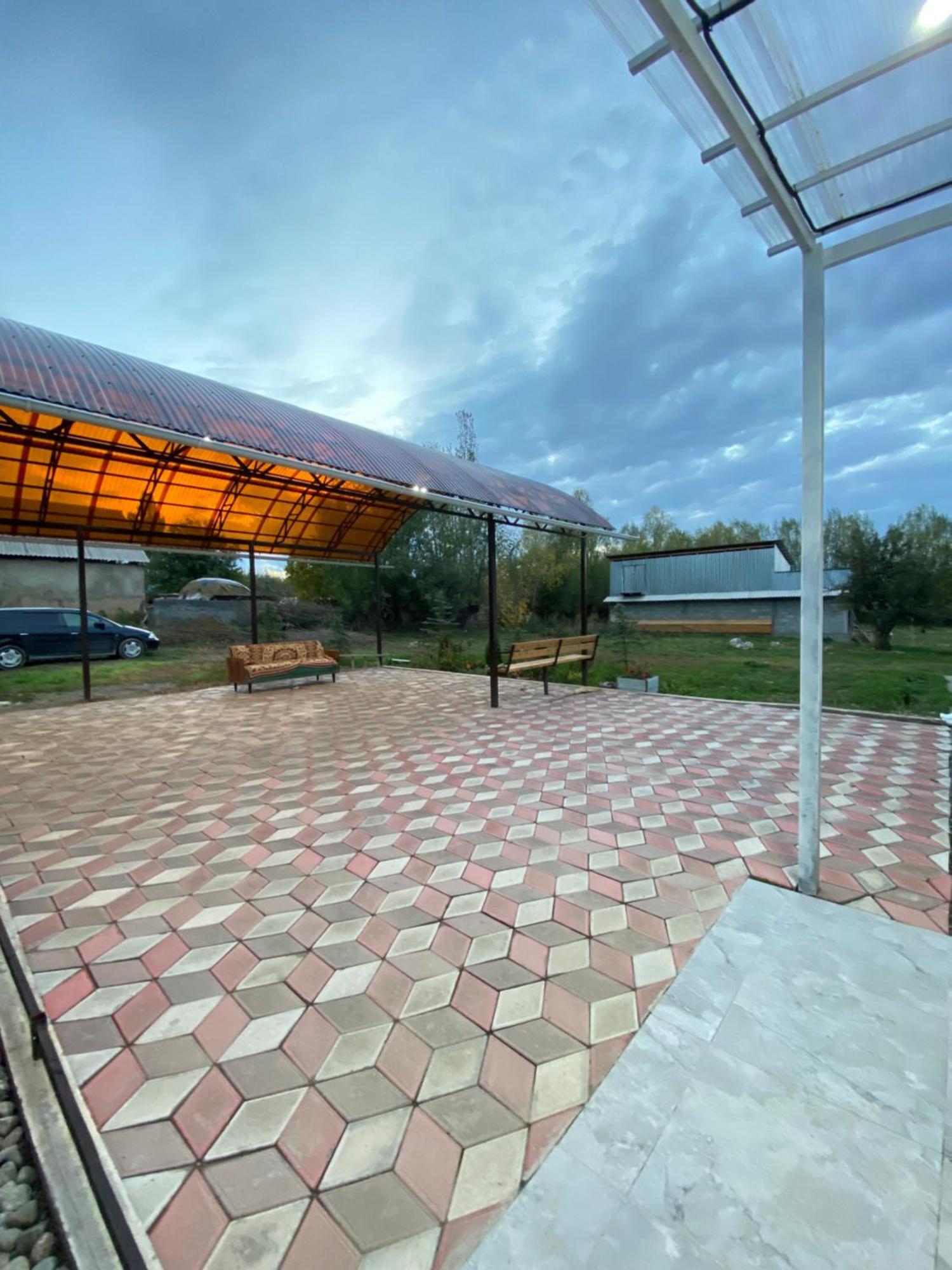 Guest House Glover Karakol Exterior foto