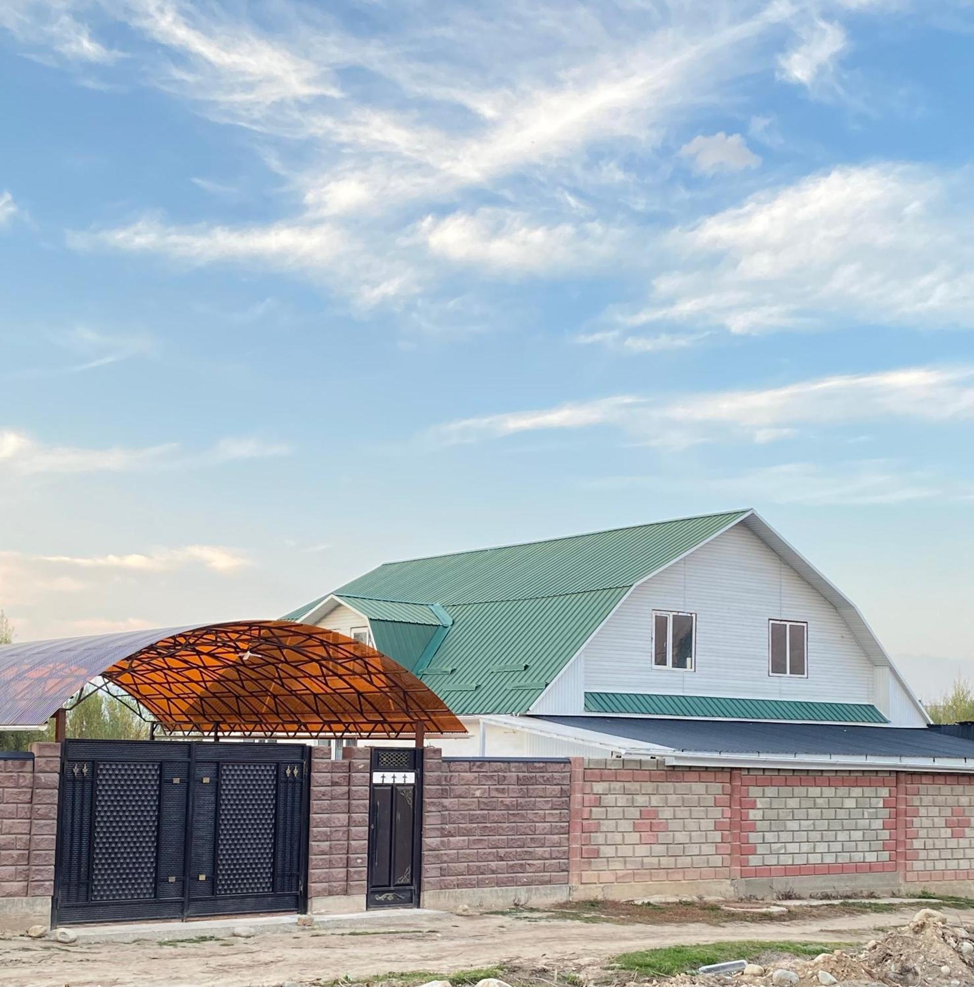 Guest House Glover Karakol Exterior foto